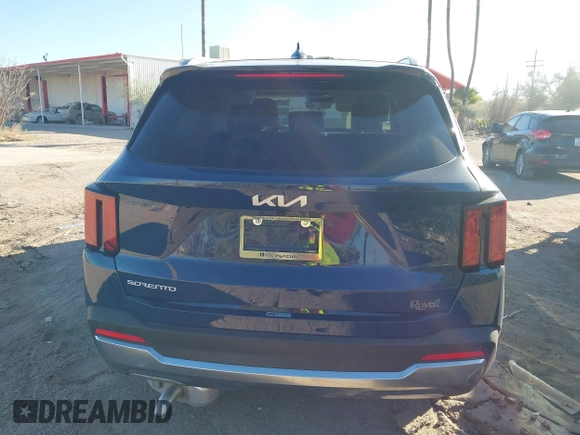2024 Kia Sorento S z VIN 5XYRL4JC0RG276555, wystawiony jako IAAI lot #41417131 z przebiegiem 7 149 mil mil oraz . Historia ofert i sprzedaży dostępna na DreamBid. Obrazek 16.