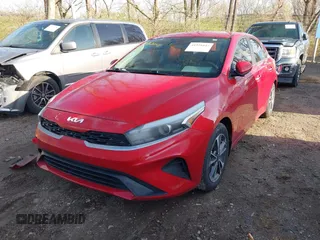 2022 Kia Forte LXS z VIN 3KPF24AD7NE427039, wystawiony jako IAAI lot #41921047 z przebiegiem 46 472 mil mil oraz . Historia ofert i sprzedaży dostępna na DreamBid. Obrazek 18.