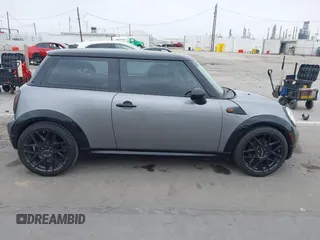 2010 MINI Hardtop with VIN WMWMF3C58ATZ60995, listed as a IAAI auction lot 42454882 with 147,607 mi miles and . Bid and sale history available at DreamBid. Image 14.