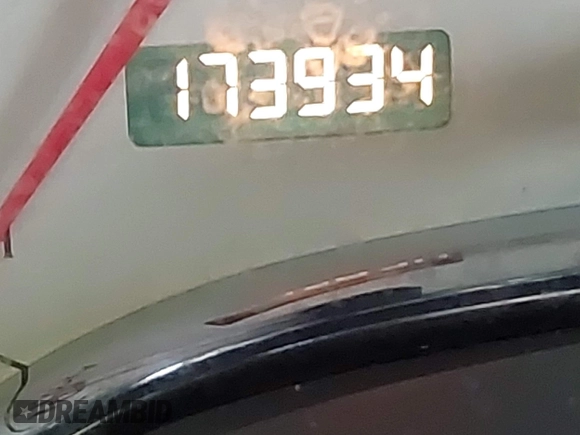 2007 Saturn VUE V6 z VIN 5GZCZ53467S859072, wystawiony jako IAAI lot #42002661 z przebiegiem 173 934 mil mil oraz . Historia ofert i sprzedaży dostępna na DreamBid. Obrazek 15.