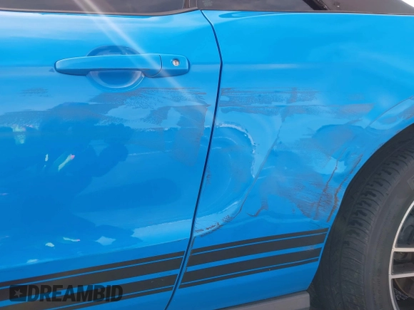 2011 Ford Mustang V6 with VIN 1ZVBP8EM9B5120722, listed as a IAAI auction lot 41762103 with 203,483 mi miles and . Bid and sale history available at DreamBid. Image 6.