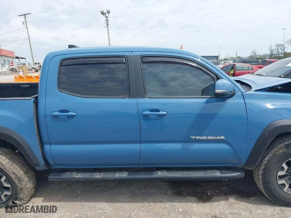 2019 Toyota Tacoma 4WD SR with VIN 3TMCZ5AN0KM260201, listed as a IAAI auction lot 42017048 with 49,216 mi miles. Bid and sale history available at carsss.com. Image 14.