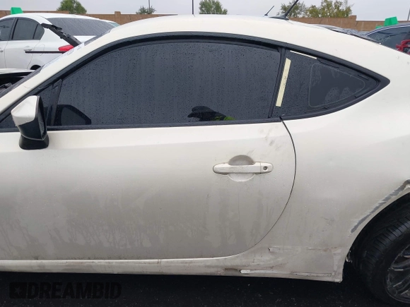 2013 Subaru BRZ Limited с VIN JF1ZCAC1XD1606548, выставлен на аукционе IAAI как лот 42153290 с пробегом 136 534 миль миль и . История ставок и продаж доступна на DreamBid. Изображение 14.