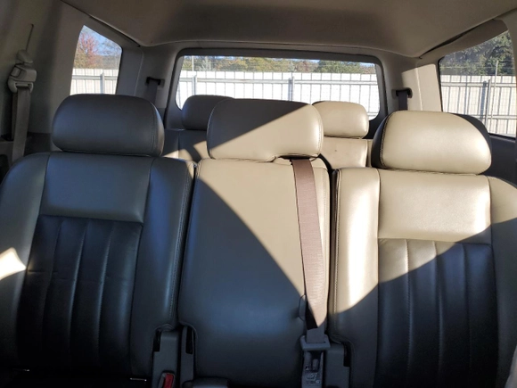 2004 Dodge Durango Limited with VIN 1D8HB58D74F142190, listed as a Copart auction lot 75307074 with 228,918 mi miles and Salvage Title. Bid and sale history available at carsss.com. Image 10.