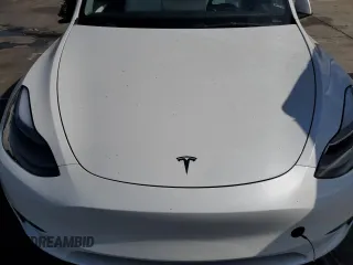 2024 Tesla Model Y Long Range with VIN 7SAYGDEE2RF090540, listed as a Copart auction lot 56684505 with 18,261 mi miles and Salvage title. Bid and sale history available at DreamBid. Image 12.