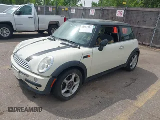 2004 MINI Hardtop with VIN WMWRC334X4TJ56384, listed as a IAAI auction lot 42581423 with 79,129 mi miles and . Bid and sale history available at DreamBid. Image 2.