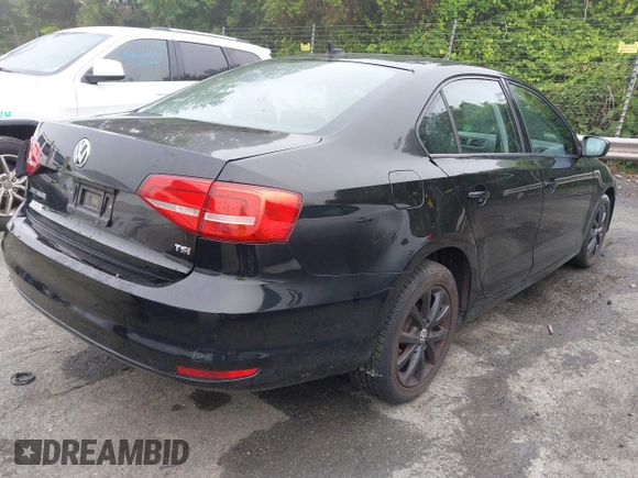 2015 Volkswagen Jetta SE with VIN 3VWD17AJ0FM253692, listed as a IAAI auction lot 42269625 with 133,143 mi miles and . Bid and sale history available at DreamBid. Image 4.