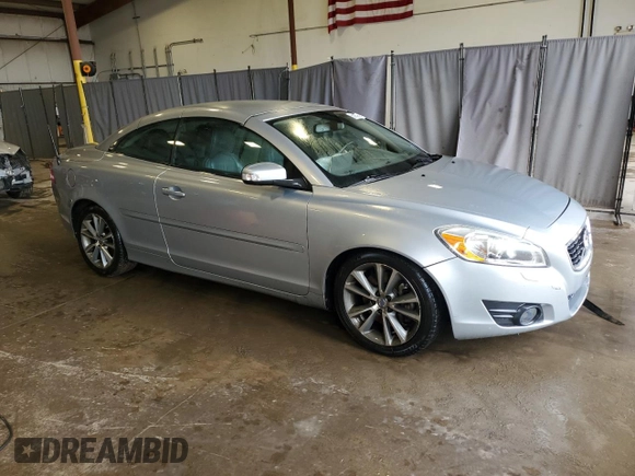 2011 Volvo C70 z VIN YV1672MC9BJ117685, wystawiony jako Copart lot #55387275 z przebiegiem 162 314 mil mil oraz Szkoda całkowita • Salvage title. Historia ofert i sprzedaży dostępna na DreamBid. Obrazek 4.