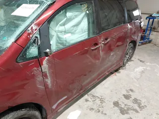 2018 Toyota Sienna XLE Auto Access Seat with VIN 5TDYZ3DC6JS920230, listed as a IAAI auction lot 41566438 with 186,213 mi miles. Bid and sale history available at carsss.com. Image 6.