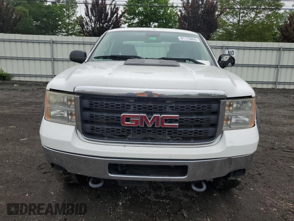 2013 GMC Sierra 2500HD Work Truck z VIN 1GT22ZC82DZ229449, wystawiony jako Copart lot #61175655 z przebiegiem Nie podano mil oraz Szkoda całkowita • Salvage title. Historia ofert i sprzedaży dostępna na DreamBid. Obrazek 5.