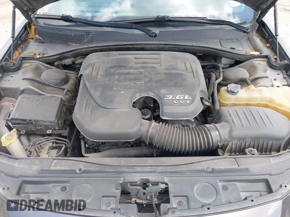 2015 Chrysler 300 Limited with VIN 2C3CCAAG4FH814179, listed as a IAAI auction lot 42058849 with 167,946 mi miles. Bid and sale history available at carsss.com. Image 10.