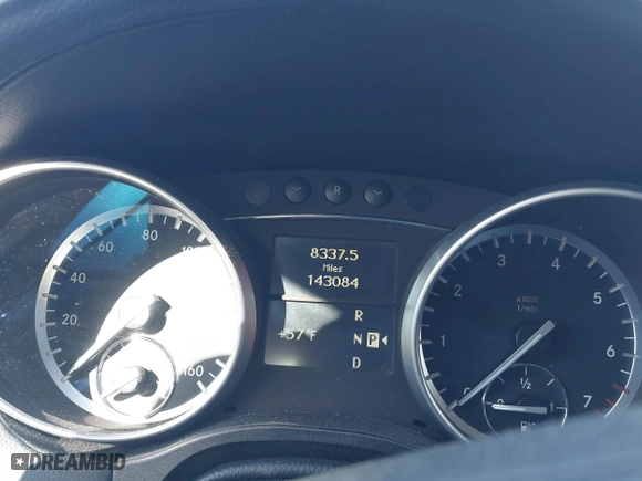 2011 Mercedes-Benz GL-Class GL 450 with VIN 4JGBF7BE1BA660453, listed as a IAAI auction lot 41852431 with 143,084 mi miles. Bid and sale history available at carsss.com. Image 7.