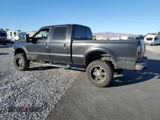 1999 Ford Super Duty F-250 XL with VIN 1FTNW21S6XEC88085, listed as a Copart auction lot 88553305 with 182,712 mi miles and Salvage Title. Bid and sale history available at carsss.com. Image 2.