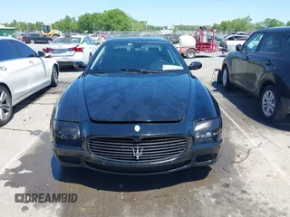 2006 Maserati Quattroporte z VIN ZAMCE39A660024352, wystawiony jako IAAI lot #42050460 z przebiegiem 57 715 mil mil oraz . Historia ofert i sprzedaży dostępna na DreamBid. Obrazek 12.