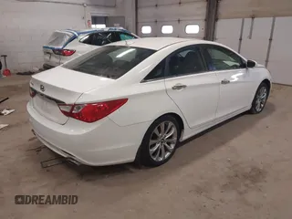 2012 Hyundai Sonata 2.4L Limited PZEV with VIN 5NPEC4ACXCH437489, listed as a IAAI auction lot 42139685 with 181,831 mi miles. Bid and sale history available at carsss.com. Image 4.