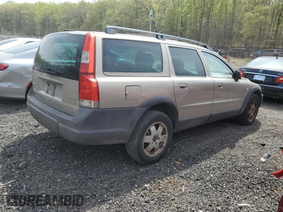 2004 Volvo V70 XC70 with VIN YV1SZ59H641169454, listed as a Copart auction lot 53650635 with 0 mi miles and Salvage Title. Bid and sale history available at carsss.com. Image 3.