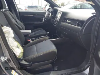 2018 Mitsubishi Outlander SE z VIN JA4AD3A38JZ020054, wystawiony jako IAAI lot #42100256 z przebiegiem 50 100 mil mil oraz . Historia ofert i sprzedaży dostępna na DreamBid. Obrazek 5.