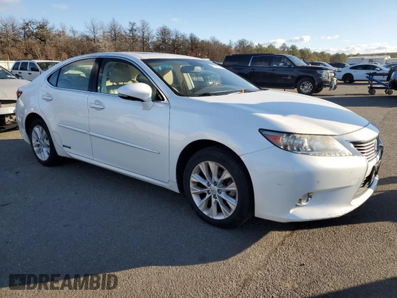 2013 Lexus ES 300h with VIN JTHBW1GG8D2036379, listed as a Copart auction lot 87573735 with 134,000 mi miles and Non repairable. Bid and sale history available at DreamBid. Image 4.