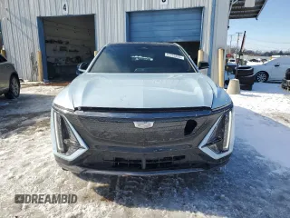 2024 Cadillac LYRIQ Sport z VIN 1GYKPTRL9RZ122152, wystawiony jako Copart lot #44753205 z przebiegiem 8844 mil mil oraz Szkody całkowita. Historia ofert i sprzedaży dostępna na DreamBid. Obrazek 5.