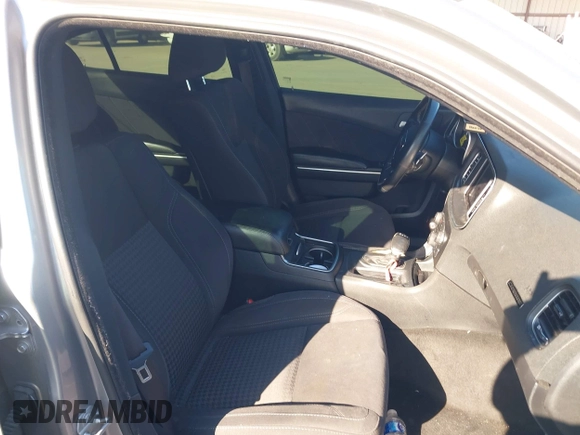 2015 Dodge Charger SXT with VIN 2C3CDXHG8FH884080, listed as a IAAI auction lot 42230385 with 151,948 mi miles and . Bid and sale history available at DreamBid. Image 5.