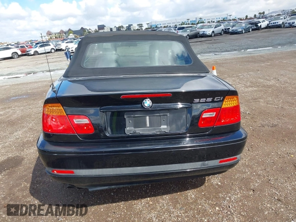 2004 BMW 3 Series 325Ci with VIN WBABW33424PL31311, listed as a IAAI auction lot 41733447 with 117,763 mi miles. Bid and sale history available at carsss.com. Image 17.