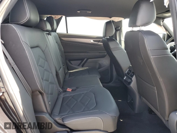2024 Volkswagen Atlas SE with VIN 1V2DE2CA5RC262903, listed as a Copart auction lot 57241995 with 4,186 mi miles and Salvage title. Bid and sale history available at DreamBid. Image 11.