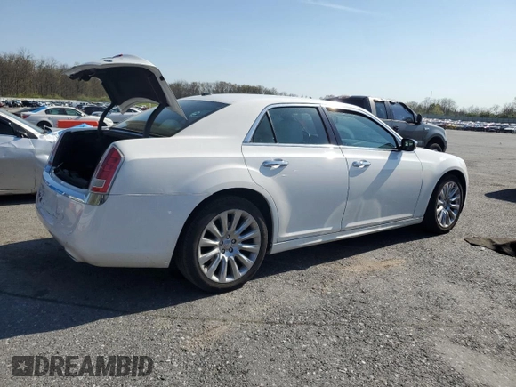 2014 Chrysler 300 z VIN 2C3CCAAG5EH343013, wystawiony jako Copart lot #54422505 z przebiegiem 86 036 mil mil oraz Szkody całkowita. Historia ofert i sprzedaży dostępna na DreamBid. Obrazek 3.