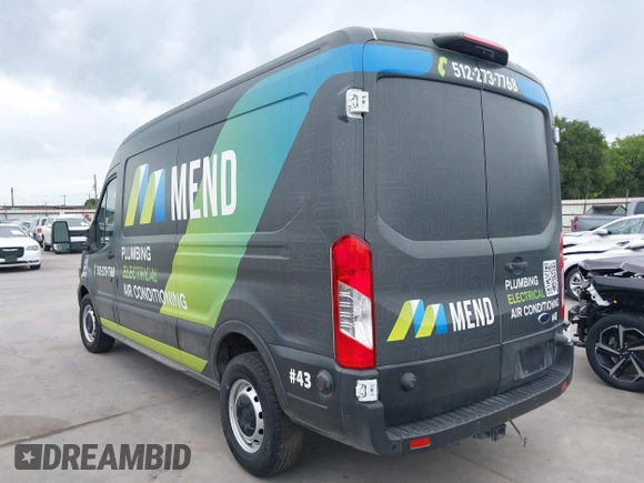 2020 Ford Transit Cargo z VIN 1FTBR1C82LKB46155, wystawiony jako IAAI lot #42437297 z przebiegiem 75 040 mil mil oraz . Historia ofert i sprzedaży dostępna na DreamBid. Obrazek 3.