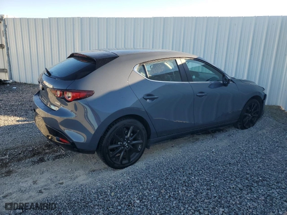 2024 Mazda Mazda3 Hatchback 2.5 S Carbon Edition with VIN JM1BPBLMXR1710061, listed as a Copart auction lot 81153984 with 0 mi miles and Non Repairable. Bid and sale history available at carsss.com. Image 3.