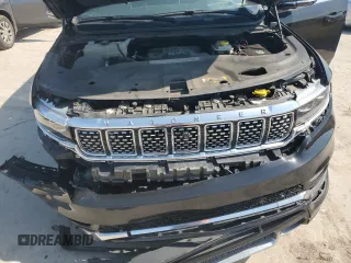 2022 Jeep Grand Wagoneer Series III с VIN 1C4SJVGJ6NS196992, выставлен на аукционе Copart как лот 52117945 с пробегом 30 898 миль миль и Списание • Salvage title. История ставок и продаж доступна на DreamBid. Изображение 12.