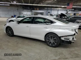 2023 Lexus ES 350 z VIN 58ADZ1B14PU155063, wystawiony jako Copart lot #52016405 z przebiegiem 25 495 mil mil oraz Szkoda całkowita • Salvage title. Historia ofert i sprzedaży dostępna na DreamBid. Obrazek 2.