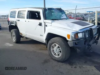 2007 Hummer H3 SUV with VIN 5GTDN13E678197857, listed as a IAAI auction lot 41528519 with 151,633 mi miles and . Bid and sale history available at DreamBid. Image 1.