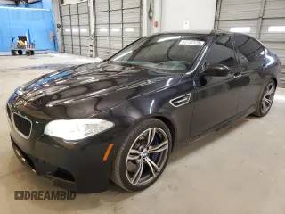2013 BMW M5 z VIN WBSFV9C5XDC772672, wystawiony jako Copart lot #53732175 z przebiegiem 83 665 mil mil oraz Tytuł czysty. Historia ofert i sprzedaży dostępna na DreamBid. Obrazek 1.