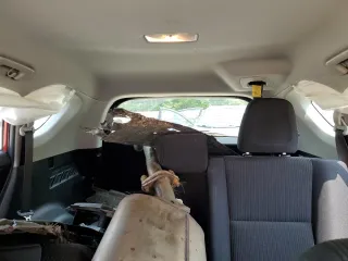 2017 Toyota RAV4 LE с VIN JTMBFREV6HJ150331, выставлен на аукционе Copart как лот 60370175 с пробегом 71 058 миль миль и Списание • Salvage title. История ставок и продаж доступна на DreamBid. Изображение 10.