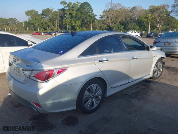 2015 Hyundai Sonata Hybrid Limited with VIN KMHEC4A44FA119321, listed as a IAAI auction lot 41517009 with 126,284 mi miles. Bid and sale history available at carsss.com. Image 4.