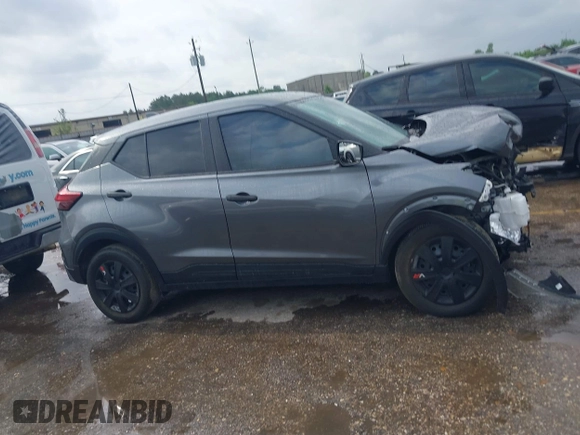 2023 Nissan Kicks S z VIN 3N1CP5BV9PL561294, wystawiony jako IAAI lot #42150962 z przebiegiem 15 900 mil mil oraz . Historia ofert i sprzedaży dostępna na DreamBid. Obrazek 13.
