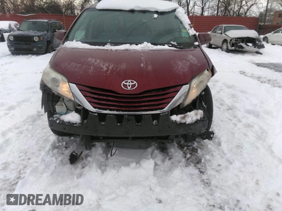 2016 Toyota Sienna LE AAS with VIN 5TDKK3DC3GS716259, listed as a IAAI auction lot 41556959 with 130,478 mi miles. Bid and sale history available at carsss.com. Image 6.