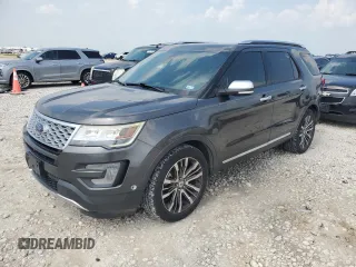 2017 Ford Explorer Platinum z VIN 1FM5K8HT8HGC20790, wystawiony jako Copart lot #55330035 z przebiegiem 131 810 mil mil oraz Czysty tytuł • Clean title. Historia ofert i sprzedaży dostępna na DreamBid. Obrazek 1.