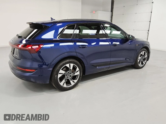 2022 Audi e-tron Premium with VIN WA1AAAGE4NB022730, listed as a Copart auction lot 56118575 with 47,680 mi miles and Clean title. Bid and sale history available at DreamBid. Image 3.