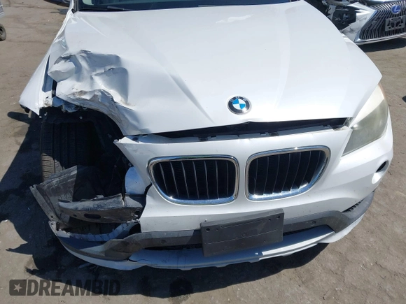 2015 BMW X1 sDrive28i z VIN WBAVM1C5XFV315999, wystawiony jako IAAI lot #42326240 z przebiegiem 120 961 mil mil oraz . Historia ofert i sprzedaży dostępna na DreamBid. Obrazek 12.