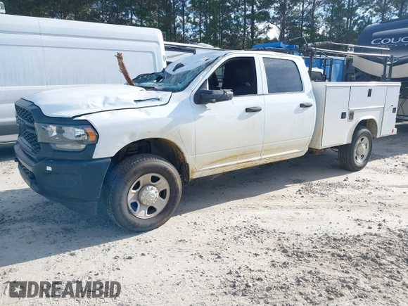 2024 Ram 2500 Tradesman with VIN 3C6UR5HJXRG151946, listed as a IAAI auction lot 40958376 with 29,948 mi miles. Bid and sale history available at carsss.com. Image 17.