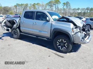 2017 Toyota Tacoma SR5 with VIN 5TFCZ5AN0HX052211, listed as a IAAI auction lot 41755277 with 78,605 mi miles and . Bid and sale history available at carsss.com. Image 1.