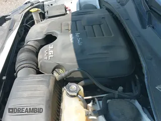 2018 Chrysler 300 S z VIN 2C3CCAGG4JH165662, wystawiony jako IAAI lot #42316104 z przebiegiem 73 767 mil mil oraz . Historia ofert i sprzedaży dostępna na DreamBid. Obrazek 21.