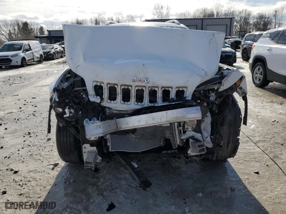 2020 Jeep Cherokee Latitude Plus with VIN 1C4PJMLB8LD586864, listed as a Copart auction lot 44155285 with 0 mi miles and Salvage Title. Bid and sale history available at carsss.com. Image 5.