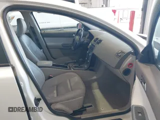 2008 Volvo S40 2.4L z VIN YV1MS382X82375634, wystawiony jako IAAI lot #42324249 z przebiegiem 136 349 mil mil oraz . Historia ofert i sprzedaży dostępna na DreamBid. Obrazek 5.