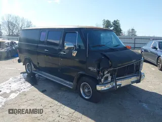 1985 Chevrolet Chevy Van z VIN 1GCEG25H6F7208590, wystawiony jako IAAI lot #41742731 z przebiegiem 34 184 mil mil oraz . Historia ofert i sprzedaży dostępna na DreamBid. Obrazek 1.