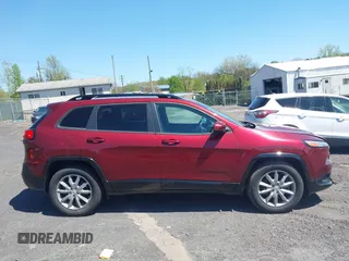 2018 Jeep Cherokee Latitude Tech Connect with VIN 1C4PJMCB9JD602518, listed as a IAAI auction lot 42146179 with 23,902 mi miles. Bid and sale history available at carsss.com. Image 13.