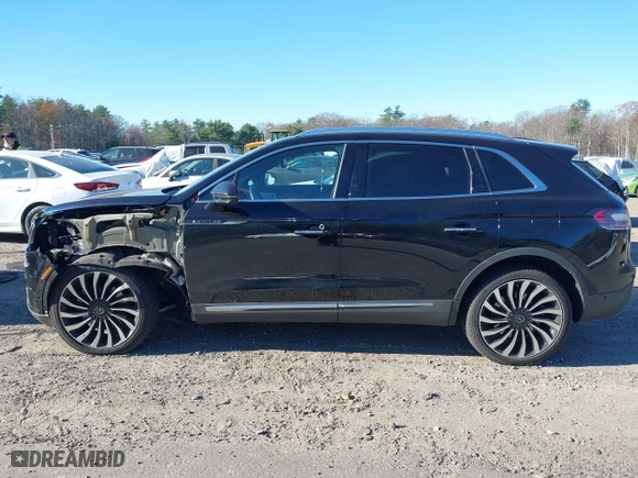 2020 Lincoln Nautilus Black Label with VIN 2LMPJ9JP7LBL23749, listed as a IAAI auction lot 40803525 with 1 mi miles. Bid and sale history available at carsss.com. Image 15.
