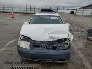 2000 Volkswagen Jetta GLS with VIN 3VWSA29M8YM080760, listed as a Copart auction lot 48217405 with Not provided miles and Salvage title. Bid and sale history available at DreamBid. Image 5.