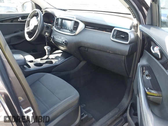 2019 Kia Sorento LX with VIN 5XYPG4A31KG547303, listed as a IAAI auction lot 41751159 with 65,468 mi miles. Bid and sale history available at carsss.com. Image 5.